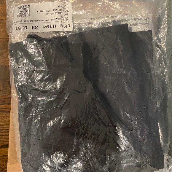 Fabletics Ultra High-Waisted PureLuxe Flare - Picture 5 of 6